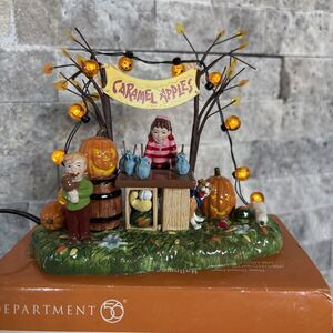 Department 56 Halloween Caramel Apple Stand 55275 Snow Village